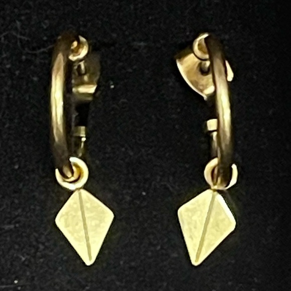 madewell Gold huggie Hoop Earrings with gold Charm in shape of a diamond - Picture 1 of 4